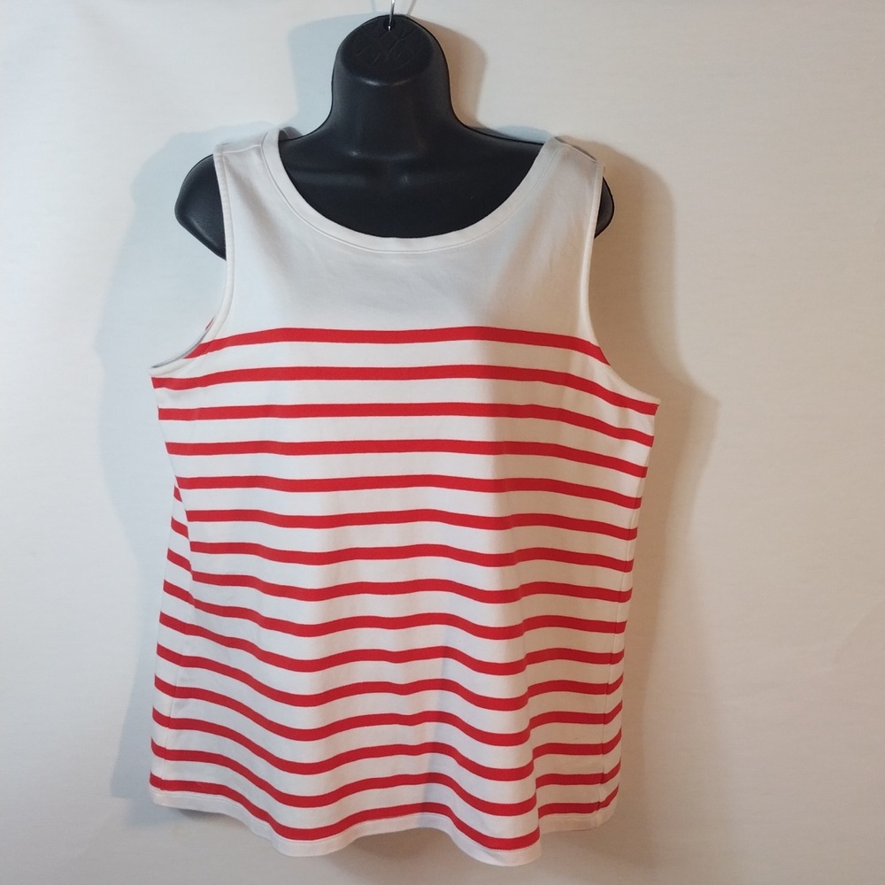 CROWN & IVY TOP